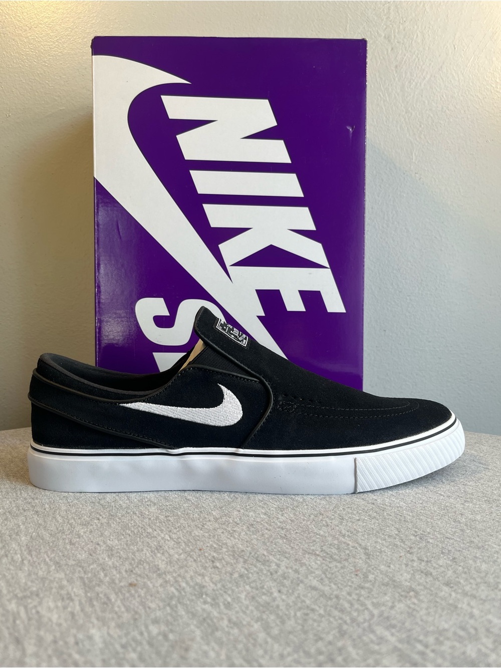 Nike SB Zoom Janoski+ Slip Black White Men's Shoe Size 11 FN5893 001 - Picture 2 of 12